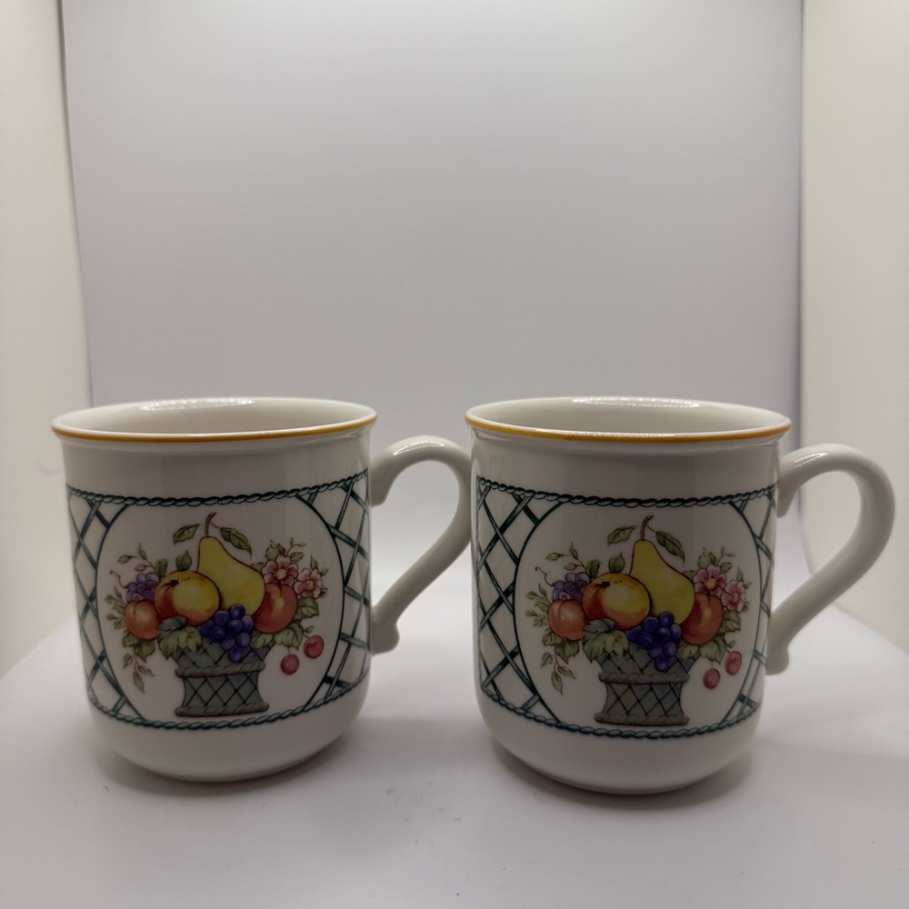 VTG Fruit Basket Design Ceramic Mugs - Set of 2 - Picture 5 of 5